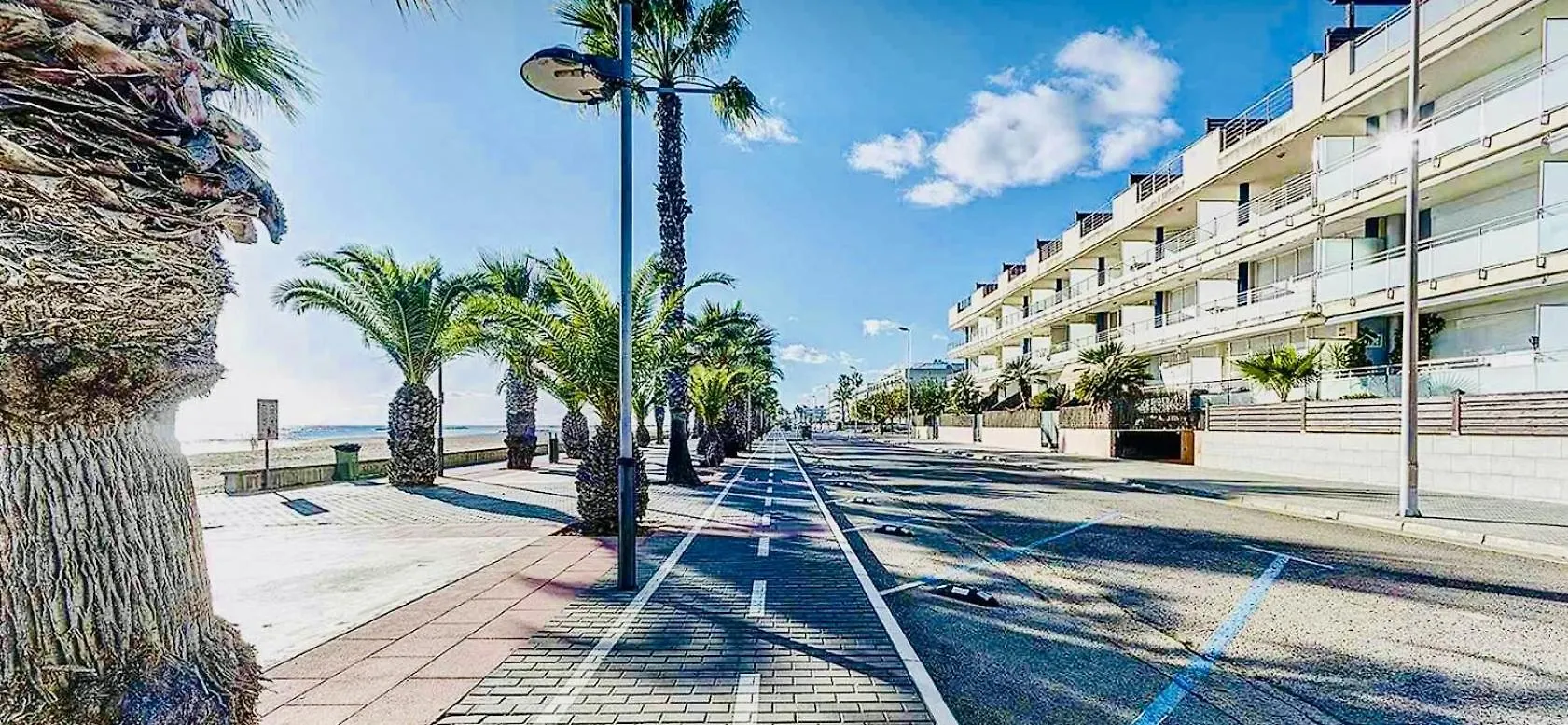 Frente A Mar Salida Directa Playa Solo 30M Agua Apartment Cubelles