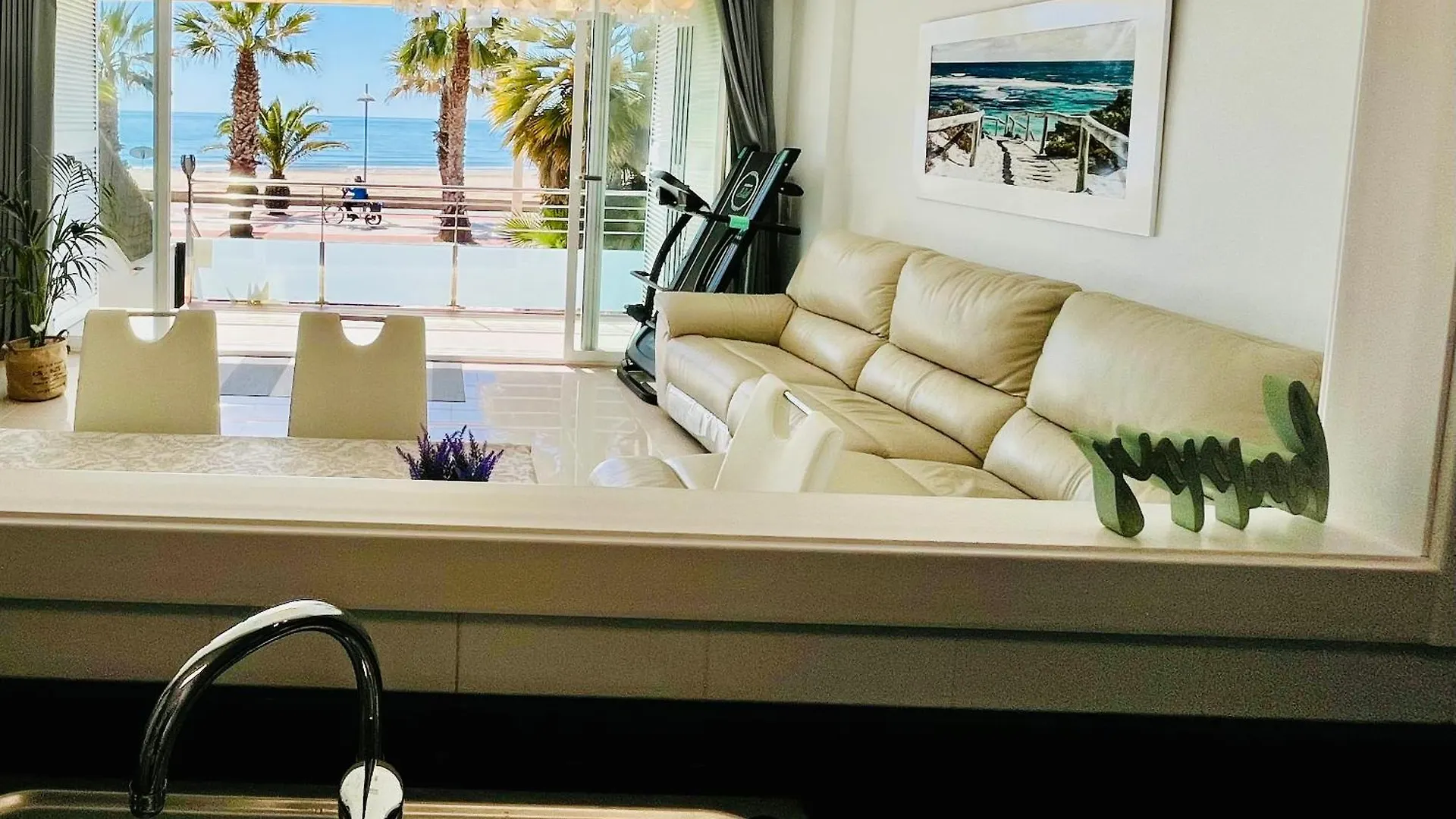Frente A Mar Salida Directa Playa Solo 30M Agua Apartment Cubelles