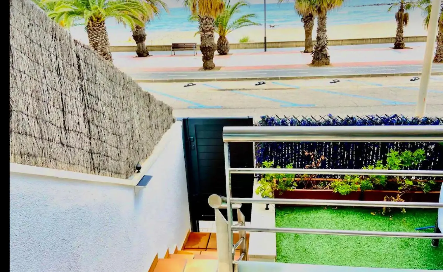 Frente A Mar Salida Directa Playa Solo 30M Agua Apartment Cubelles Spain