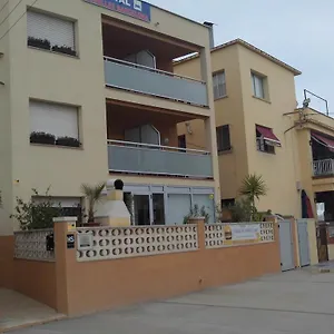  Guest house Hostal Cubelles